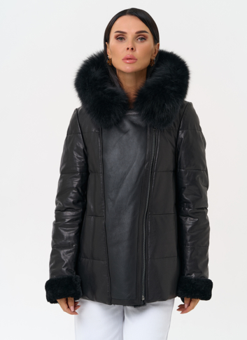 Короткий пуховик из натуральной кожи с капюшоном