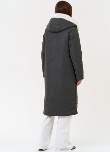 Пуховик из эко кожи с капюшоном из эко меха