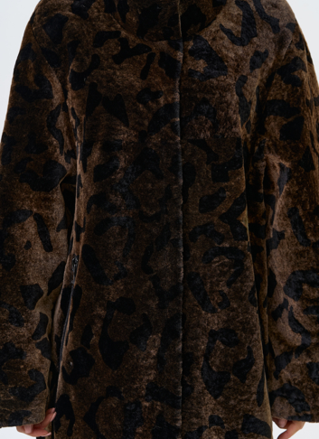 Женская натуральная дубленка с леопардовым принтом