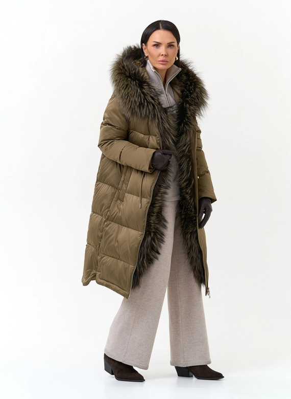 Женский пуховик с отделкой из меха чернобурки фото