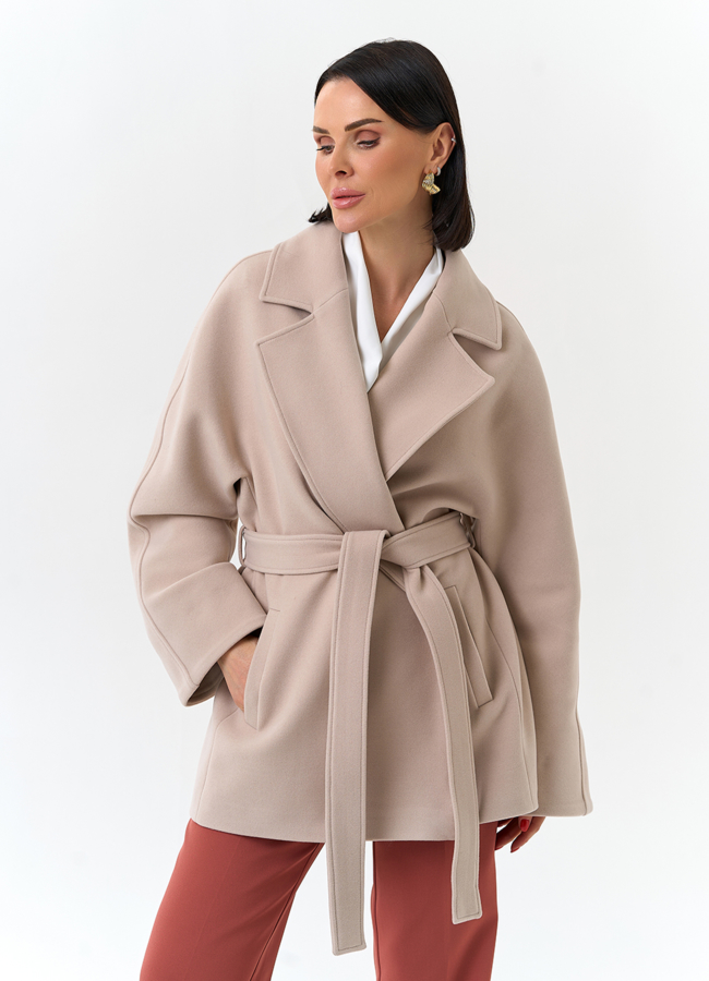 Женское укороченное пальто с английским воротником модель № 32639 в кредит