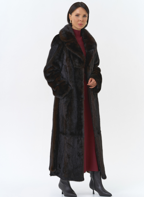 Длинная шуба из меха норки с английским воротником