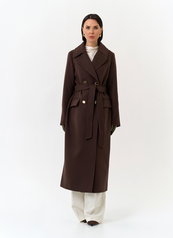 Женское пальто с английским воротником