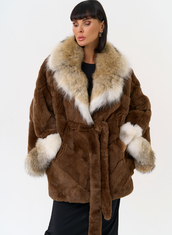 Шуба из кролика с отделкой из меха койота