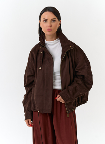 Женская куртка из эко замши с воротником стойкой