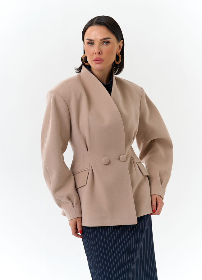 Женское укороченное пальто с акцентными рукавами модель № 32779 универмаг малина