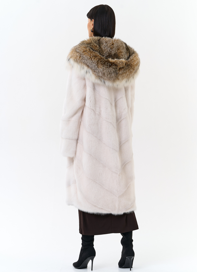 Светлая шуба с рысью модель № 26130 в рассрочку