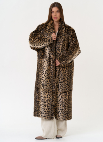 Женская шуба из эко меха с анималистическим принтом