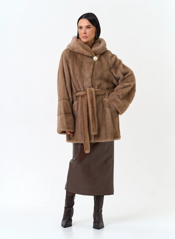 Шуба из меха норки с капюшоном фото