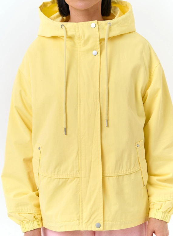Женская ветровка с капюшоном 