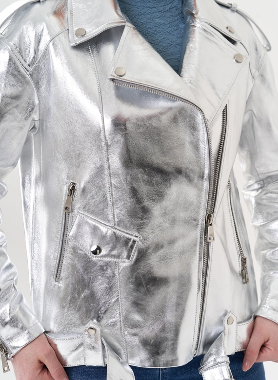 Куртка "косуха" из натуральной кожи под серебро