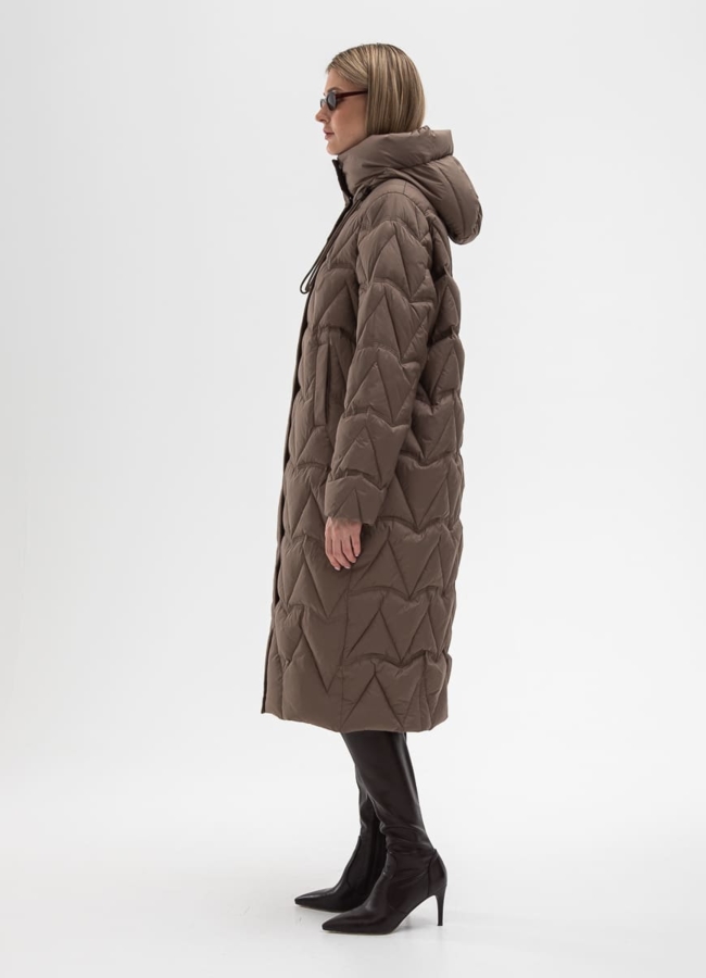 Женский пуховик коричневого цвета модель № 31137 в рассрочку