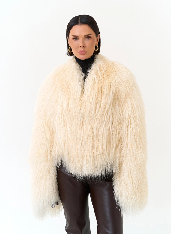Женская шуба из ламы фото