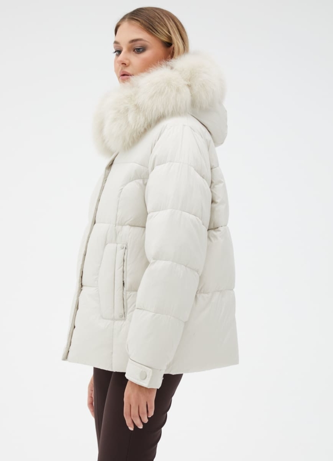 фото Короткий пуховик с капюшоном из меха песца модель № 31118