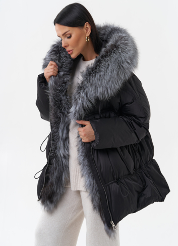 Пуховик с отделкой из меха чернобурки