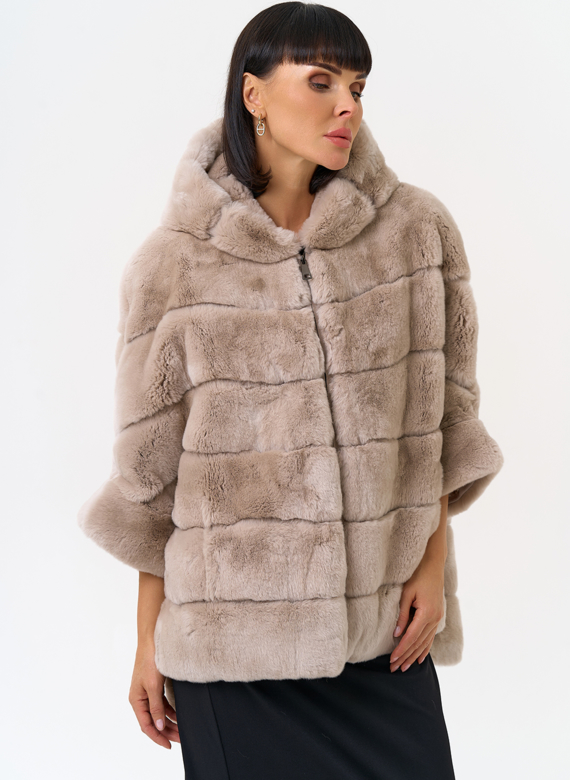 Короткая шуба из меха кролика с капюшоном