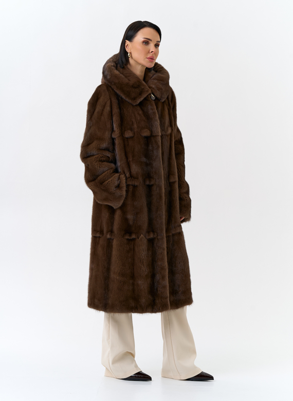 Женская шуба из меха норки с капюшоном 