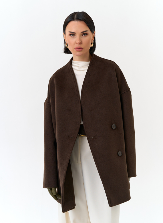 Женское укороченное пальто с поясом