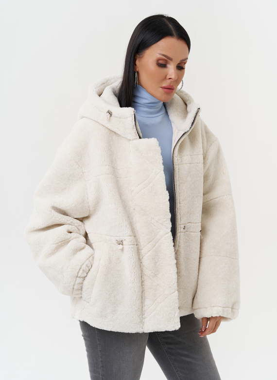 Куртка из эко меха с капюшоном