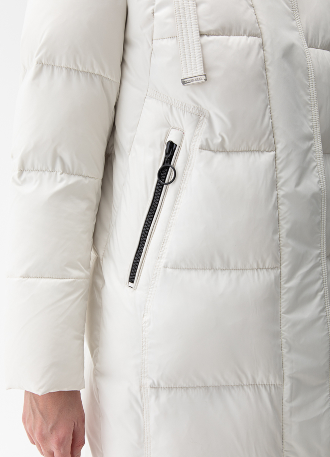 Женский пуховик с капюшоном  модель № 28384 универмаг малина