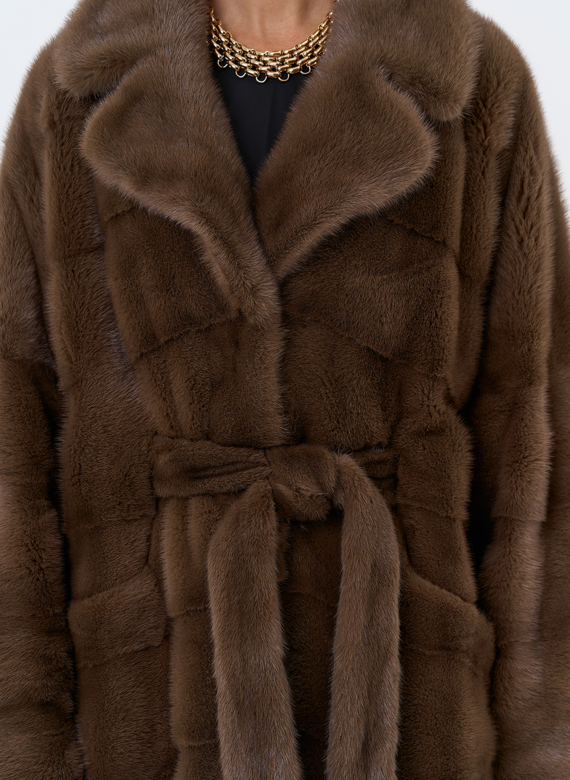 Длинная шуба с английским воротником