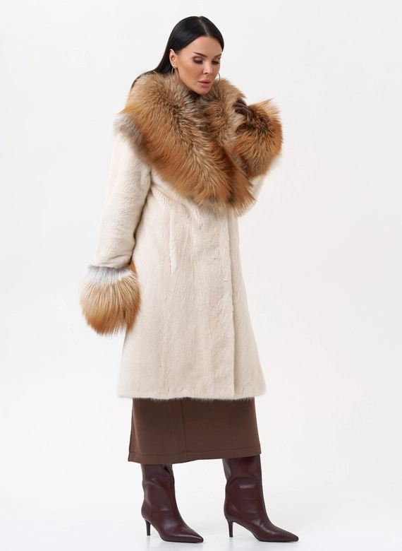Норковая шуба с отделкой из меха лисы